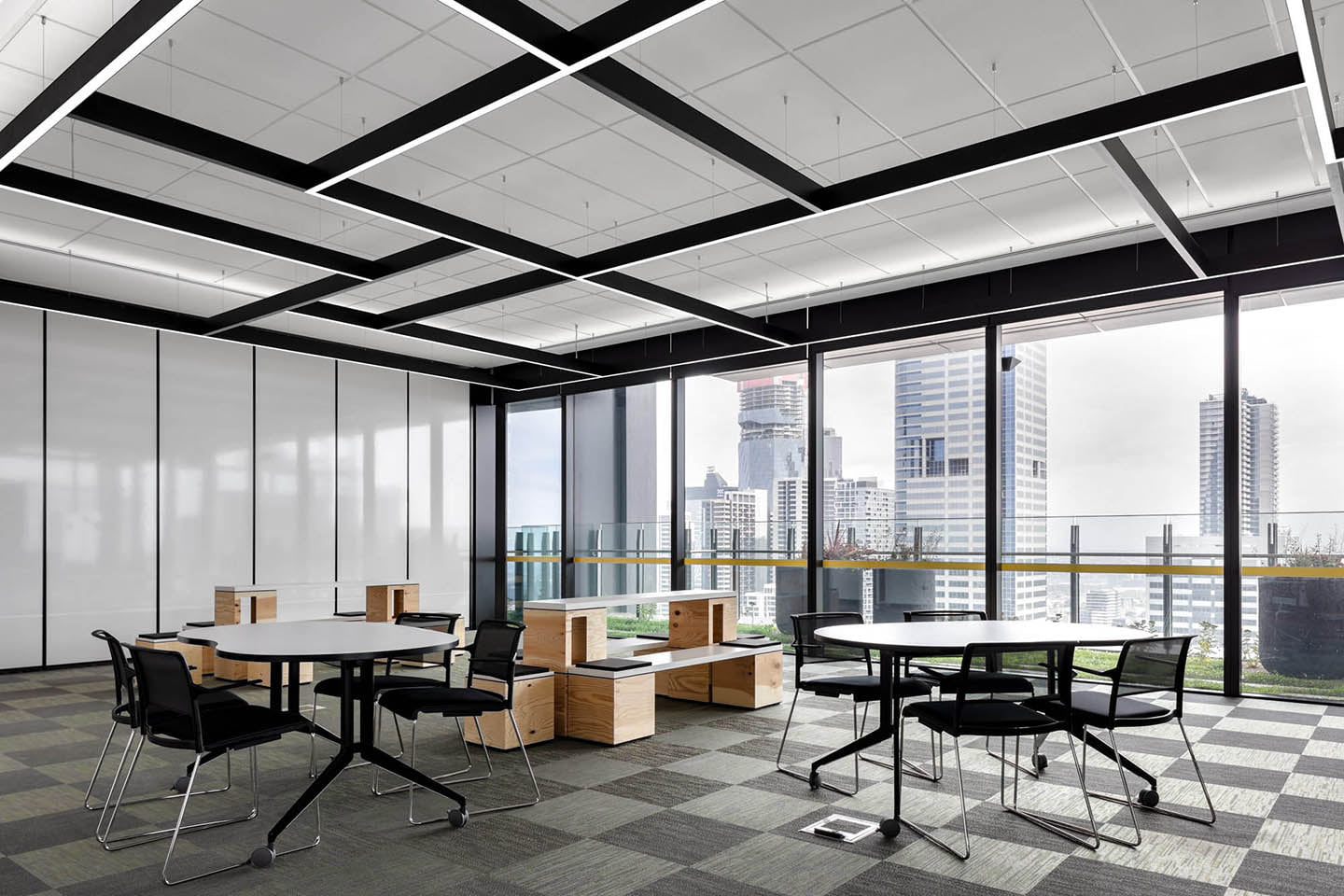 Deloitte - 045A1612